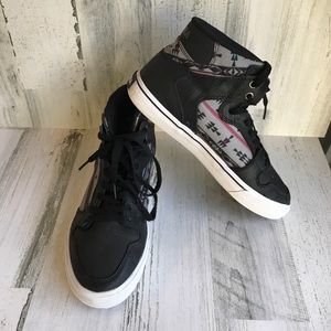 - Supra Mens Size 8. Great condition..